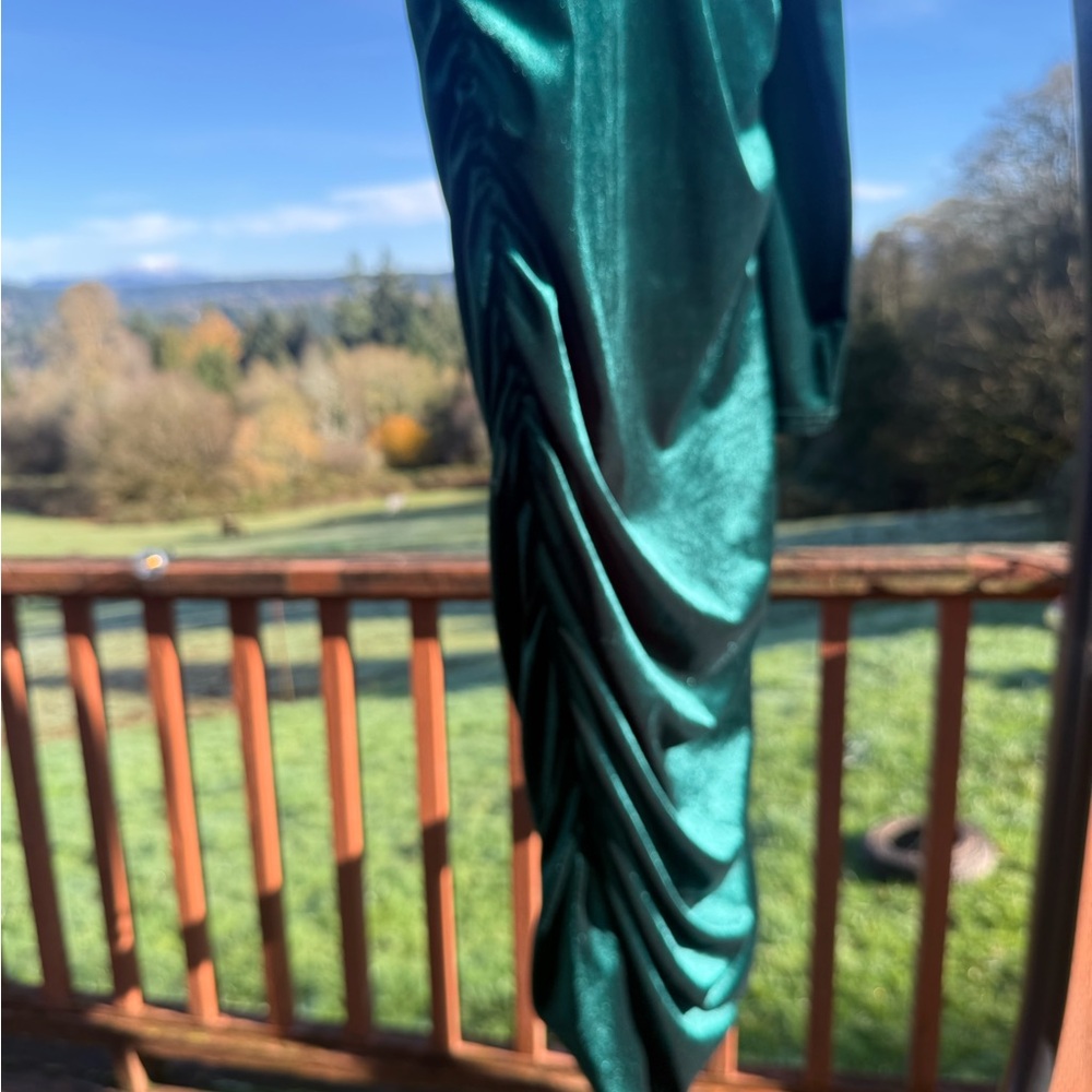 SHEIN Deep Green Velvet Long Sleeve Dress - Picture 4 of 6